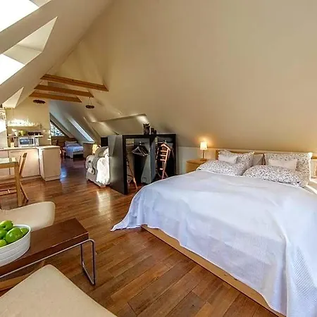 Marma Bed & Breakfast